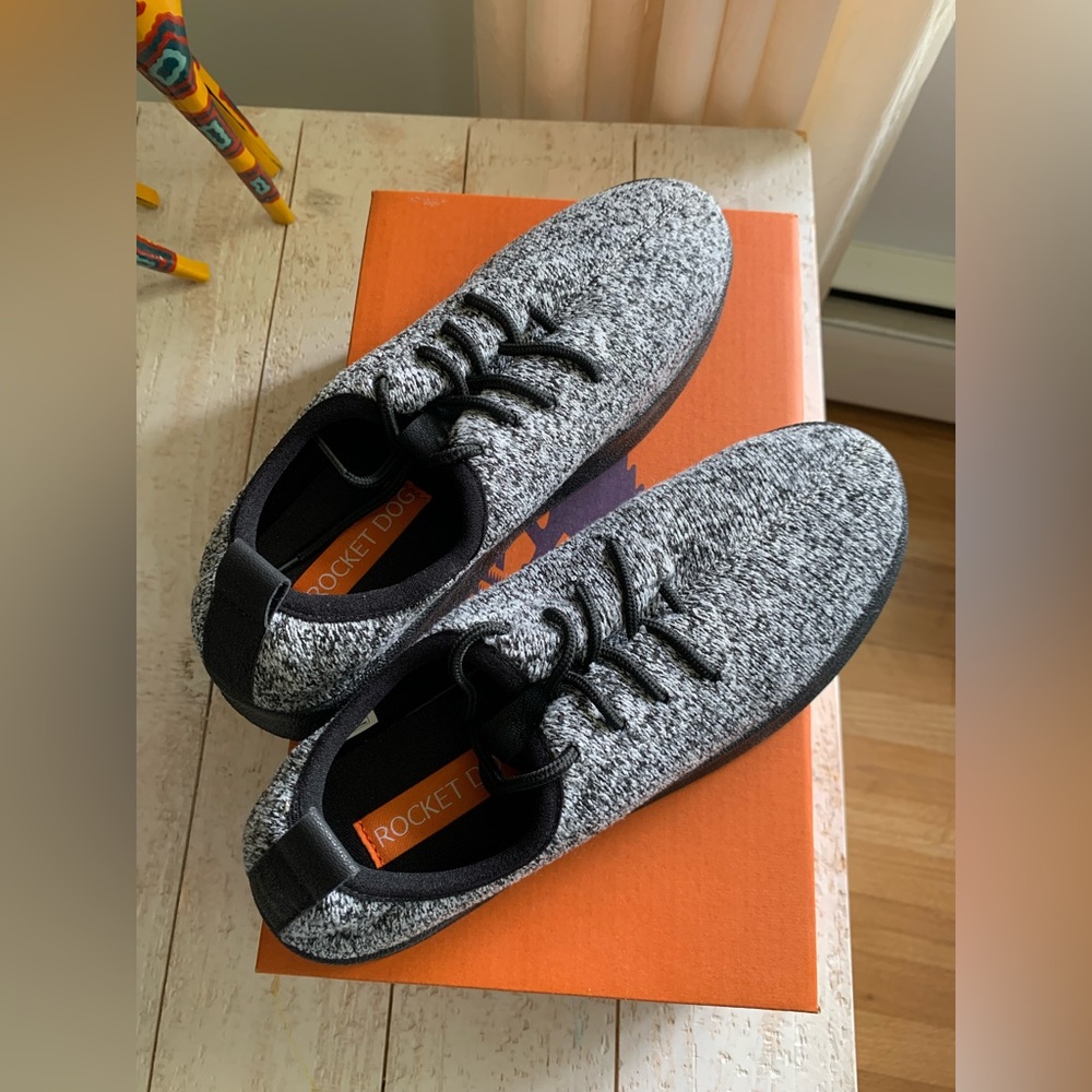NEW, Rocket Dog women size 8 sneakers